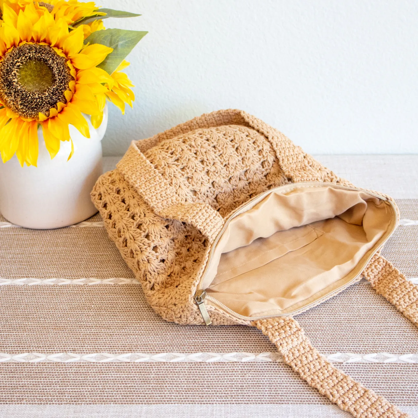Elena Handbags Handmade Crochet Retro Style Tote Bag