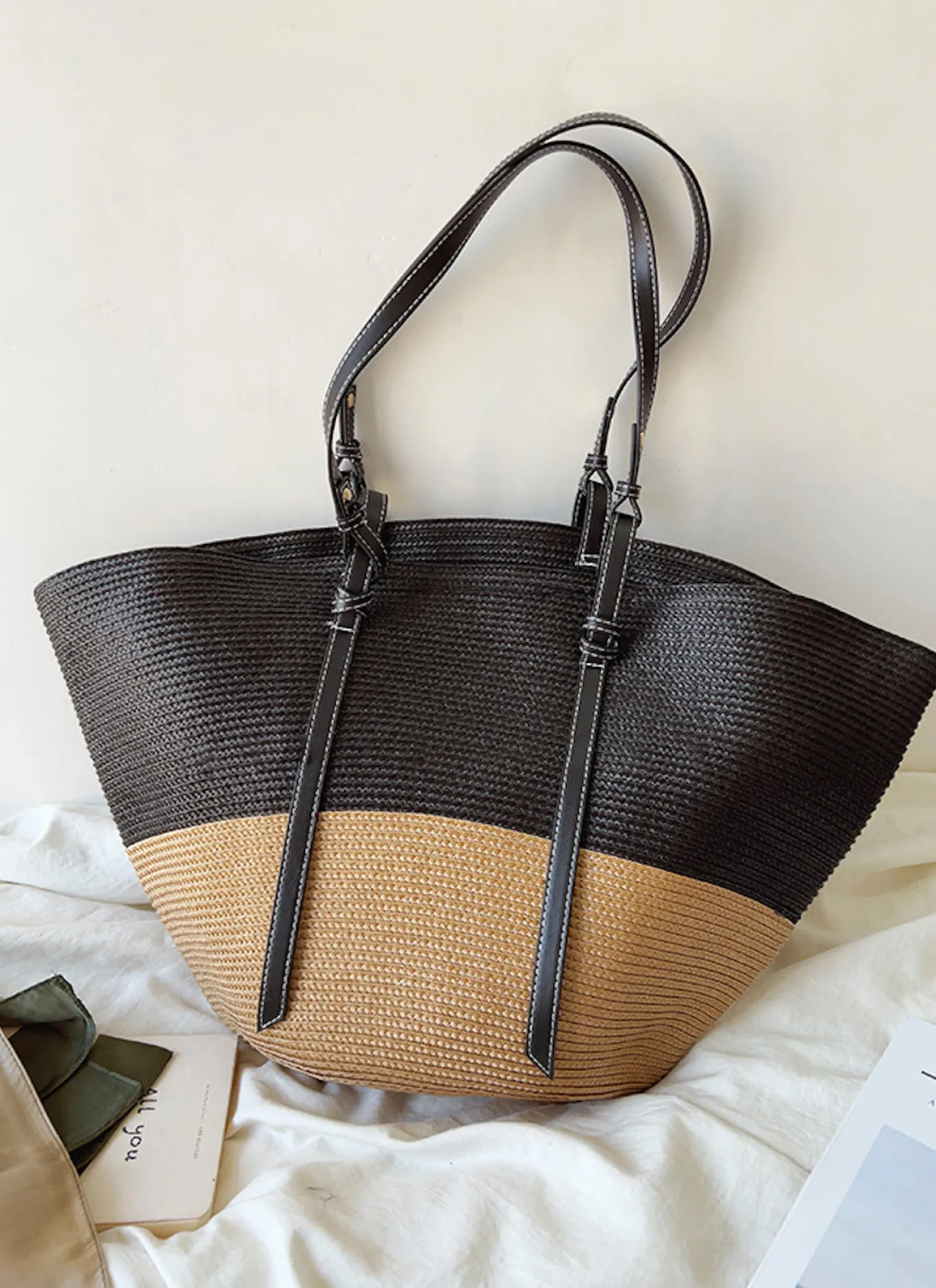 Elena Handbags Large Shell Shaped Straw Purse Beach Bag